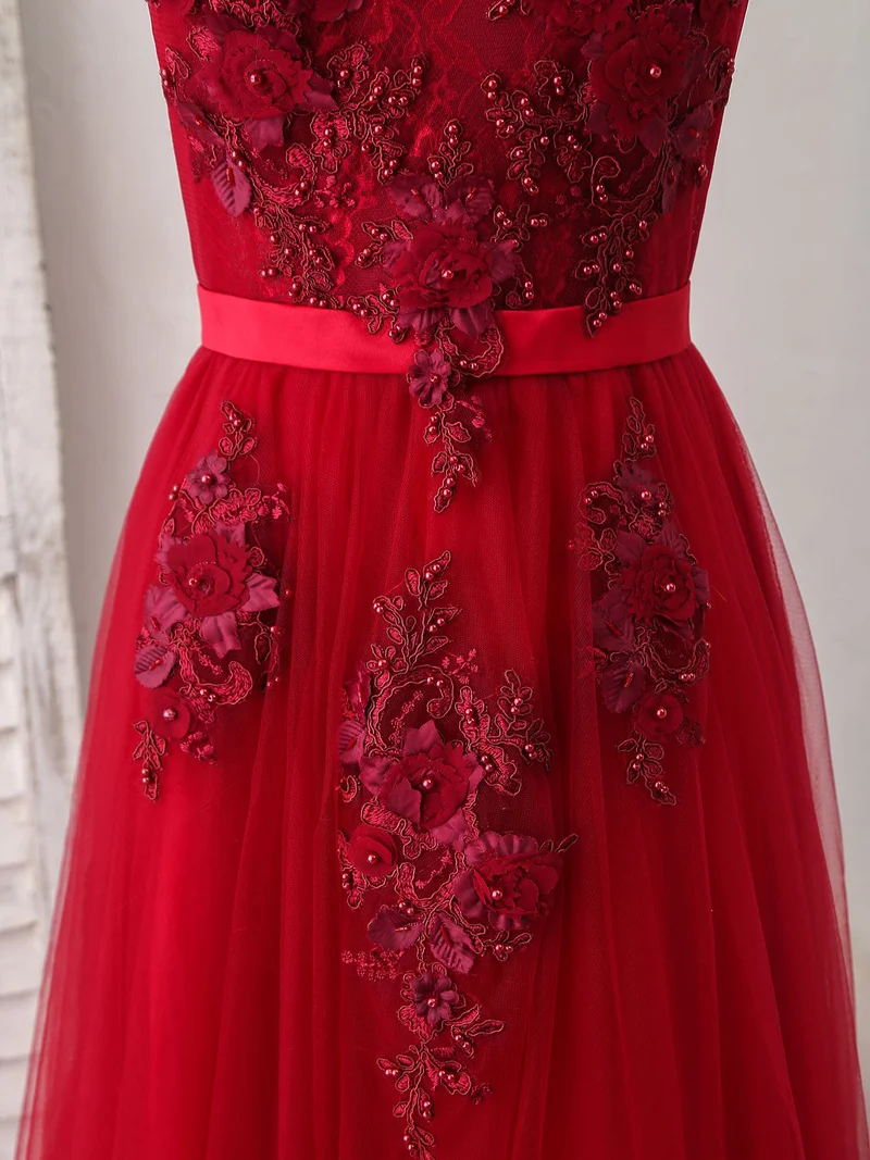 Robe de soirée longue élégante bordeaux en tulle et dentelle à épaules dénudées