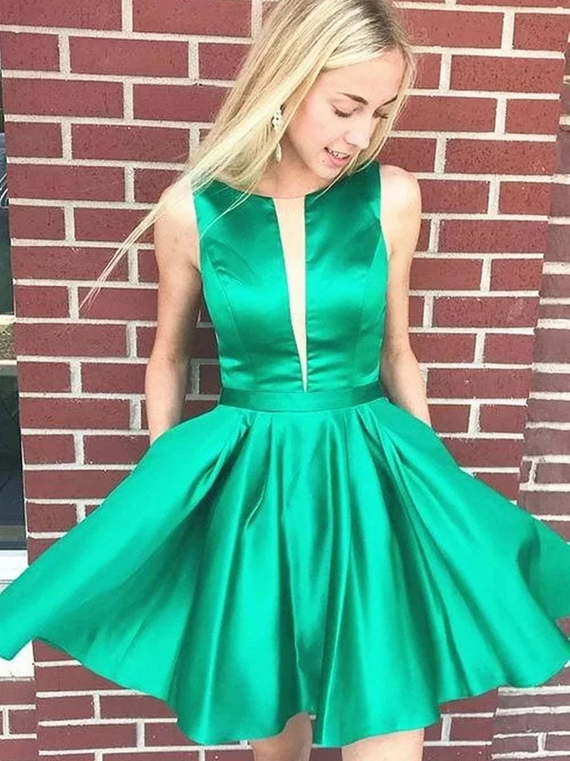 Robe de soirée cocktail courte élégante en satin vert dos nu