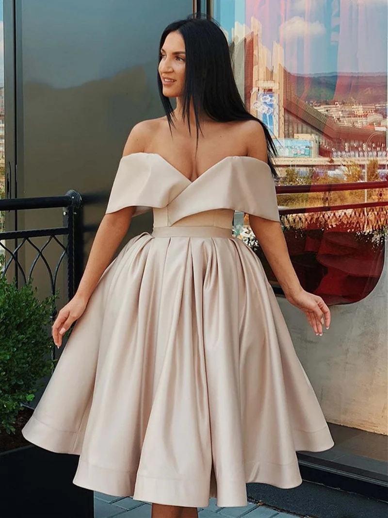 Robe de soirée courte champagne à épaules dénudées pour remise de diplôme