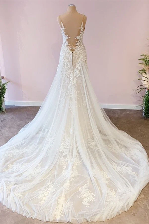Superbe robe de mariée trapèze à bretelles spaghetti et décolleté en cœur avec appliques en dentelle