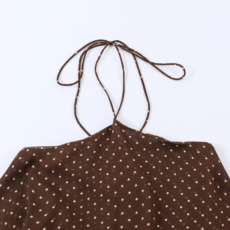 Robe courte marron à pois - tenue d’été élégante