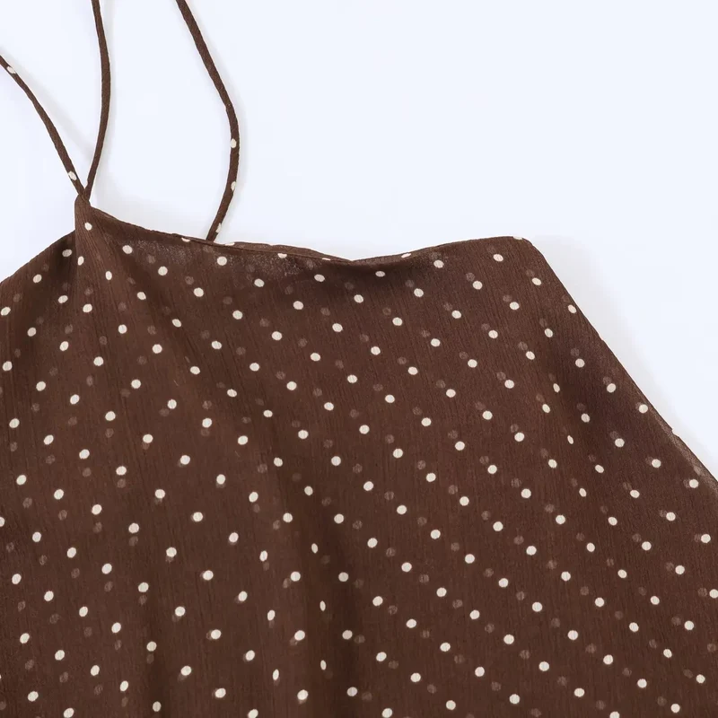Robe courte marron à pois - tenue d’été élégante