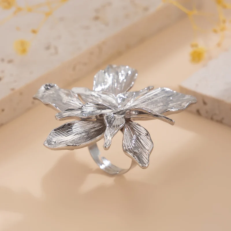 Grosse Bague Doree Vintage