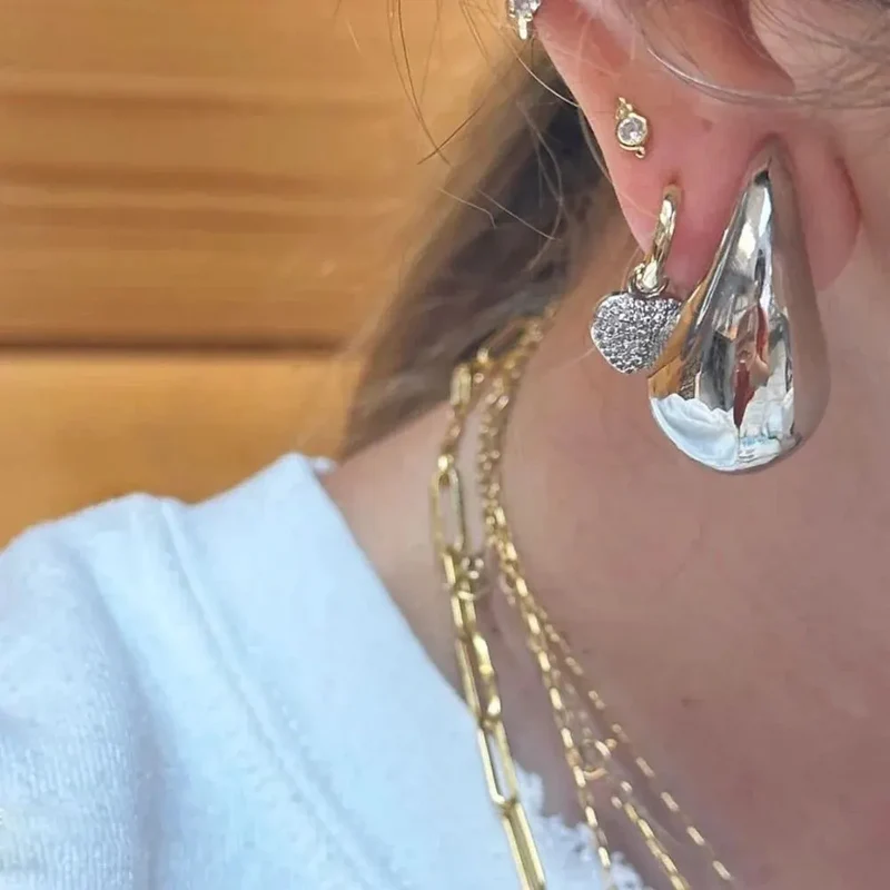 Boucles d’oreilles gouttes dorées femme