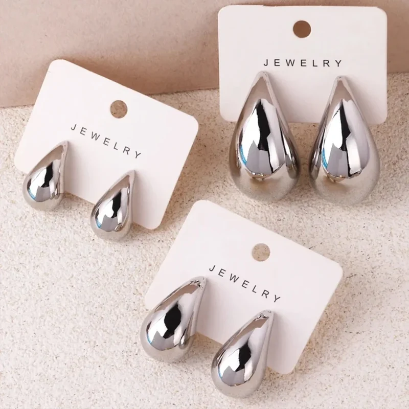 Boucles d’oreilles gouttes dorées femme