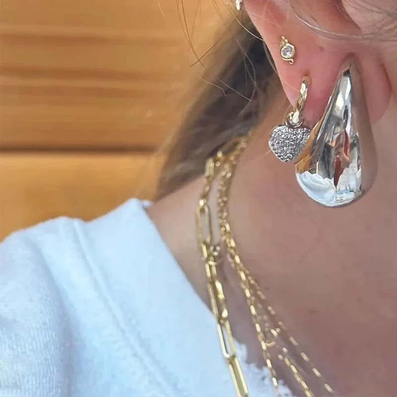 Boucles d’oreilles gouttes dorées femme