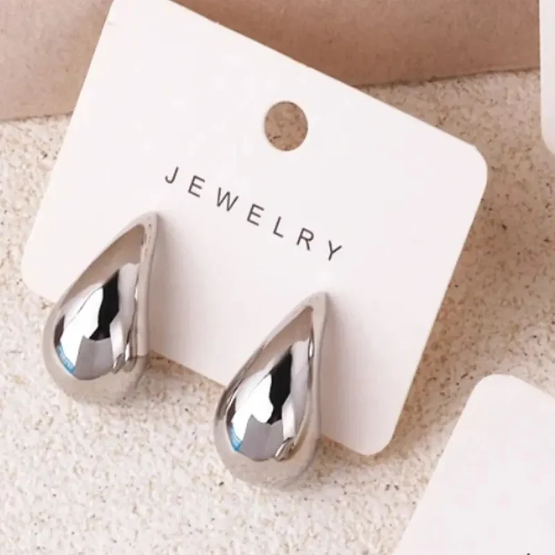 Boucles d’oreilles gouttes dorées femme