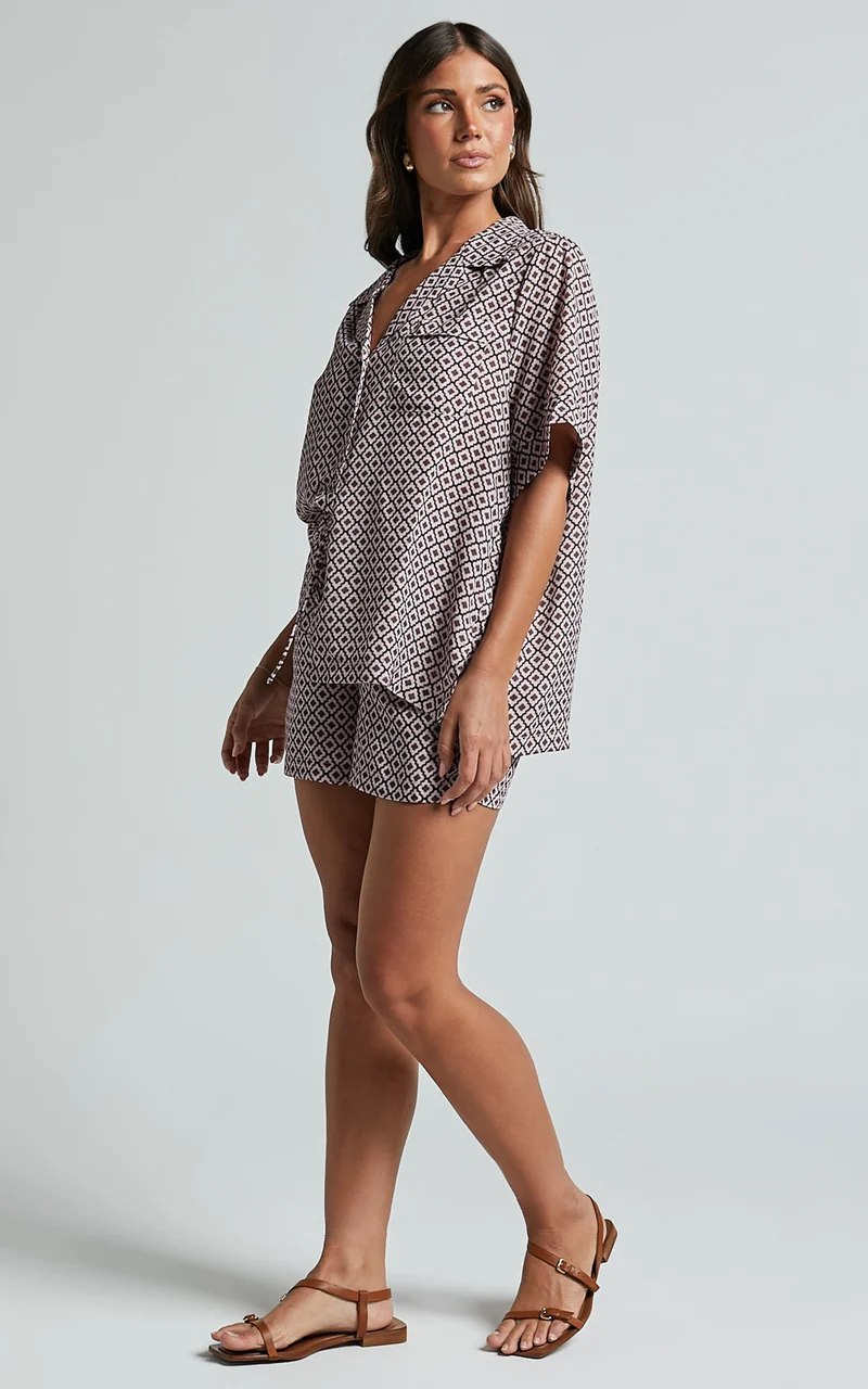 Brunita Shirt - Relaxed Short Sleeve Shirt in Moroccan Geo