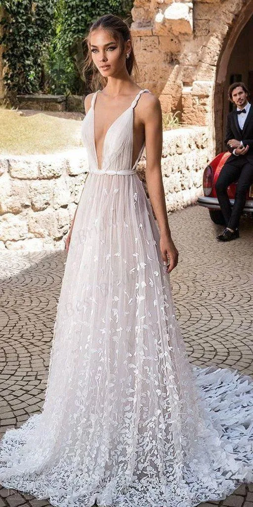 Robe de mariée bohème ligne A romantique en dentelle florale 3D à col en V profond