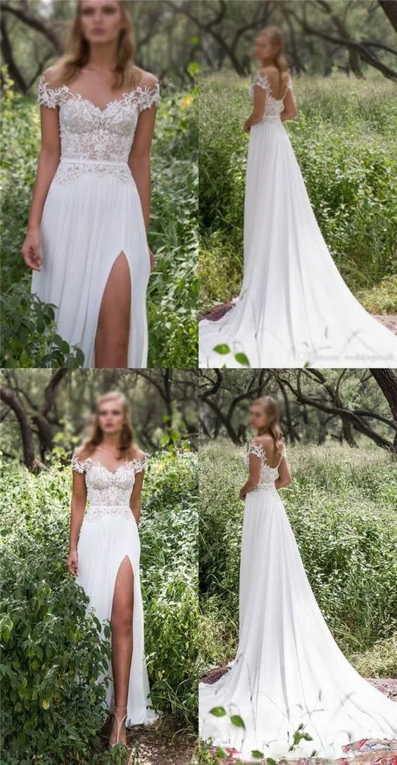 Robe de mariée bohème avec haut en dentelle fluide et fente latérale