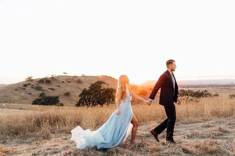 Robe de mariée Boho en mousseline de soie bleu pâle sur mesure avec fente