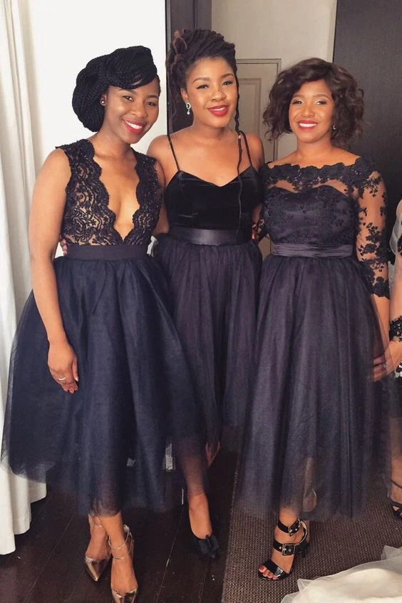 Robes de demoiselle d'honneur en dentelle dépareillées noires courtes et élégantes