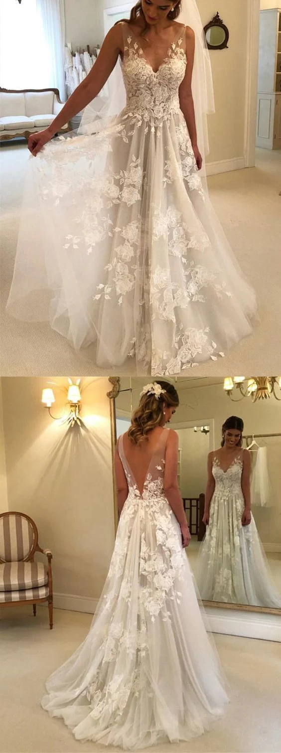 Robe de mariée trapèze florale en dentelle à col en V et romantique populaire