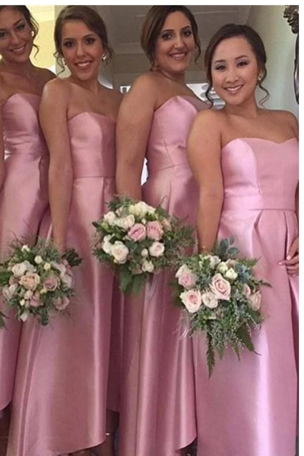 Robes de demoiselle d'honneur hautes et basses roses sans bretelles | Brautjungfernkleider