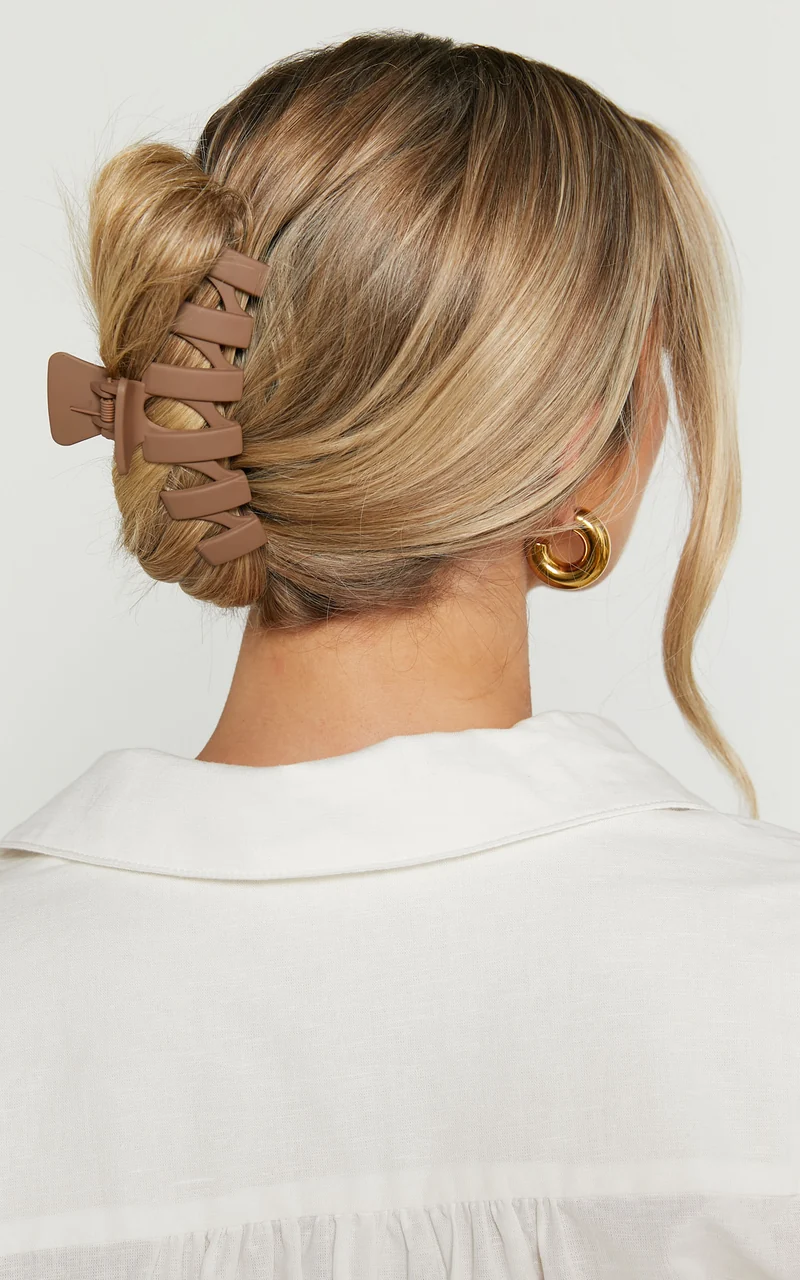 Kristi Hair Clip in Chocolate Brown