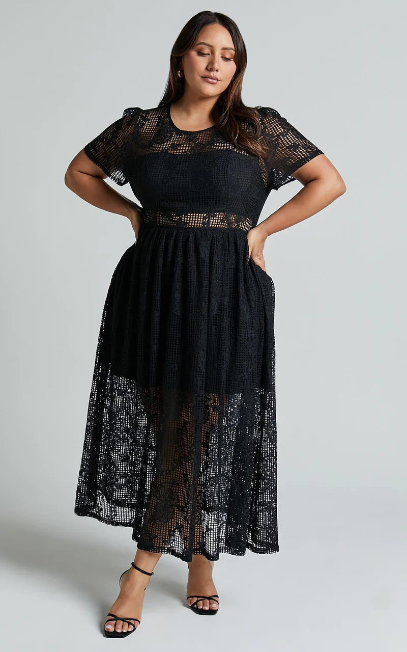 Leon Midi Dress - Short Sleeve Dress in Black