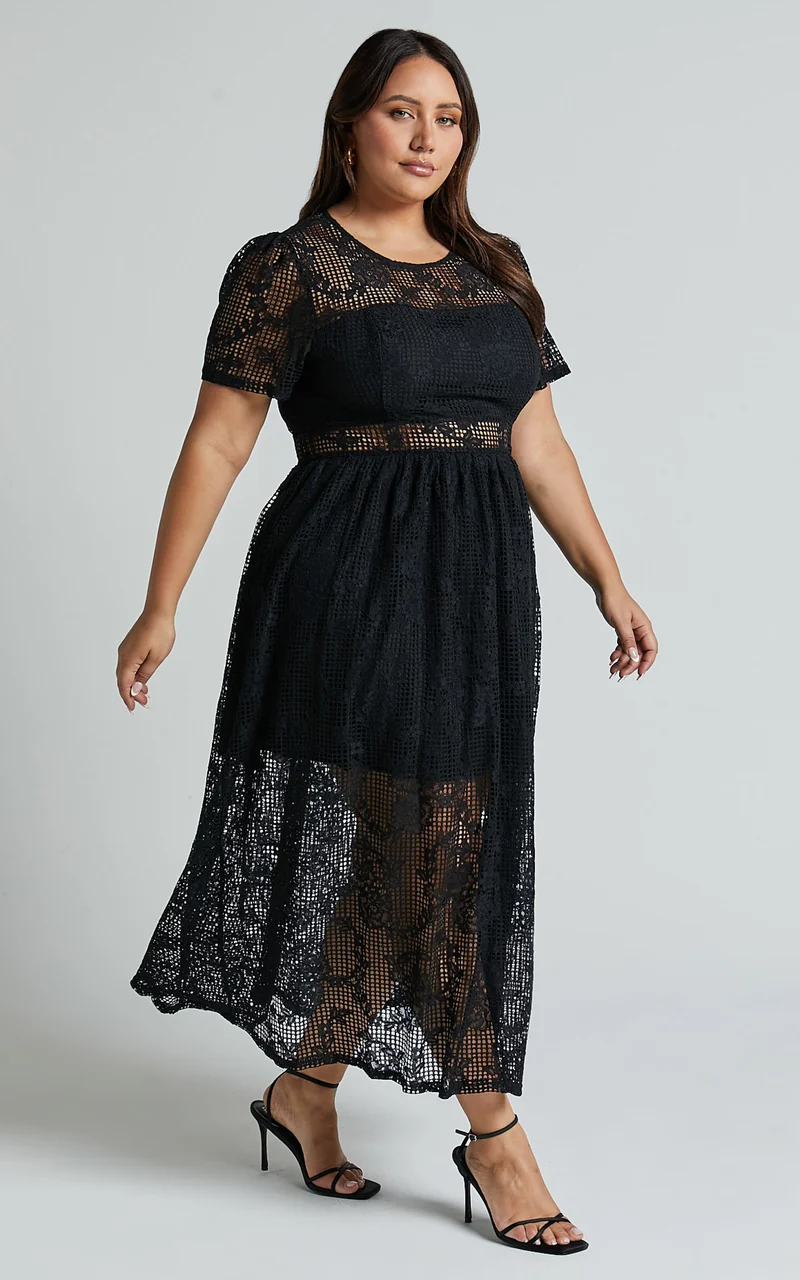 Leon Midi Dress - Short Sleeve Dress in Black