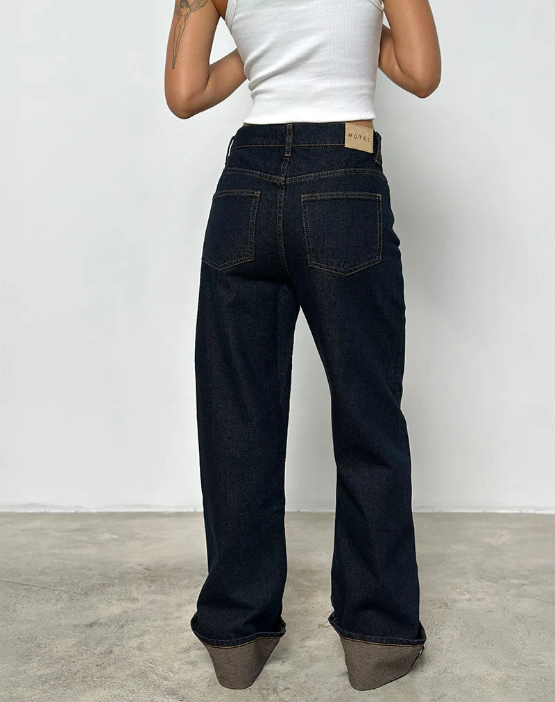Jean droit à taille moyenne avec revers en Indigo