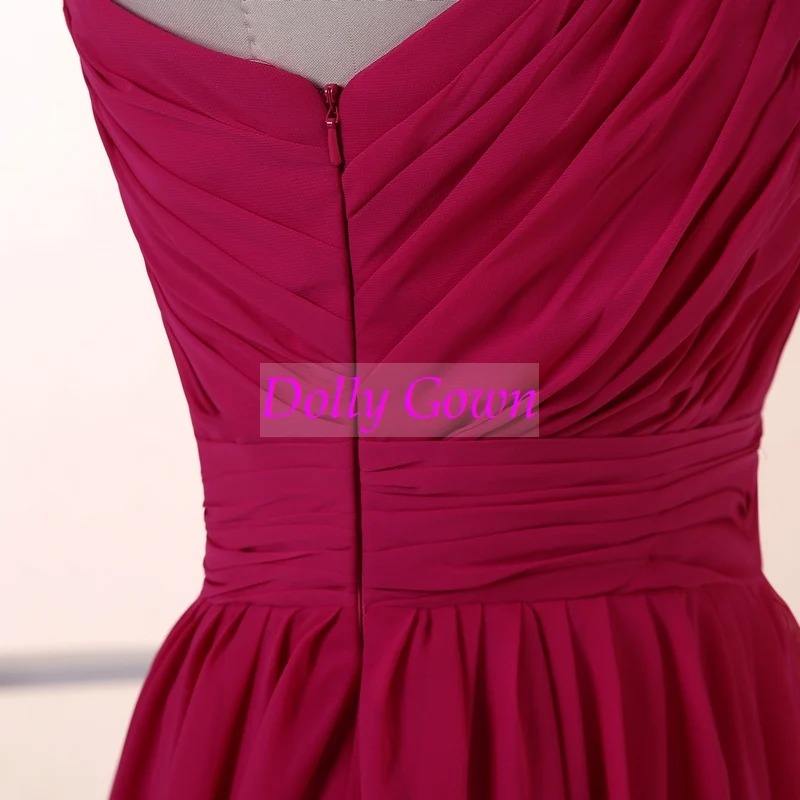 Robes de demoiselle d'honneur rose vif courtes à une épaule