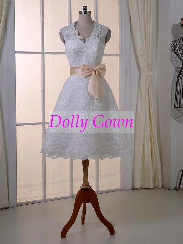 Robe de mariée courte en dentelle longueur genou avec dos ouvert | Robe de mariée courte en dentelle