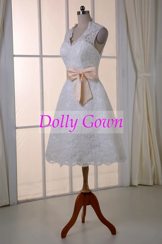 Robe de mariée courte en dentelle longueur genou avec dos ouvert | Robe de mariée courte en dentelle