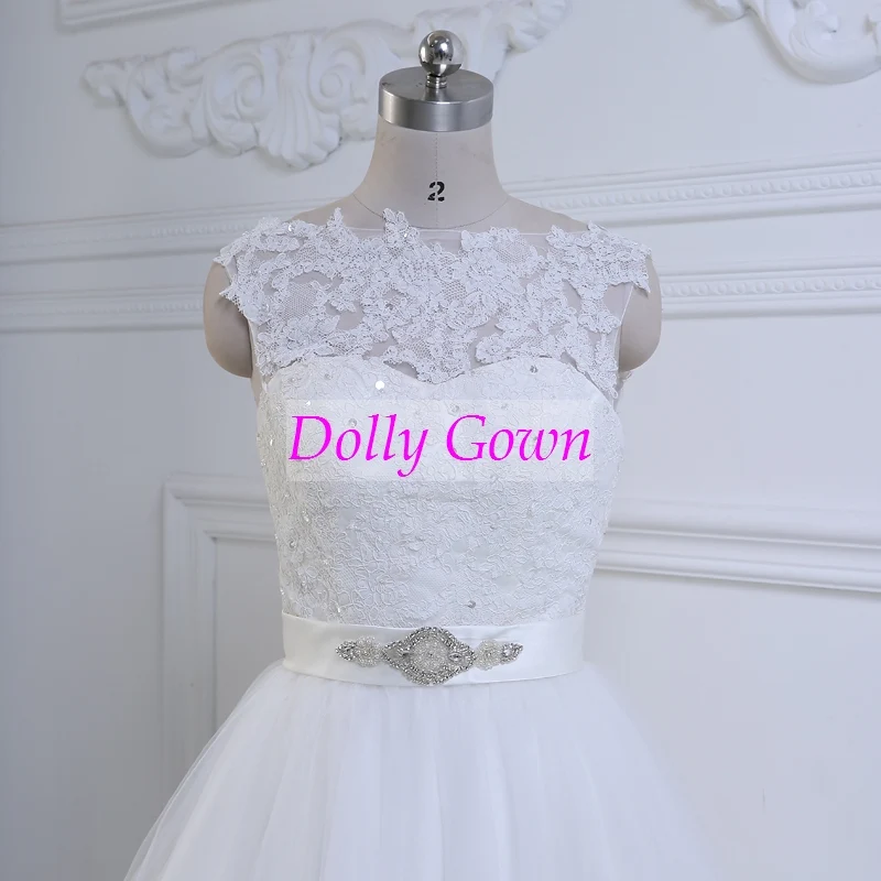 Robe de mariée modeste en dentelle, courte, longueur thé, avec bas en tulle