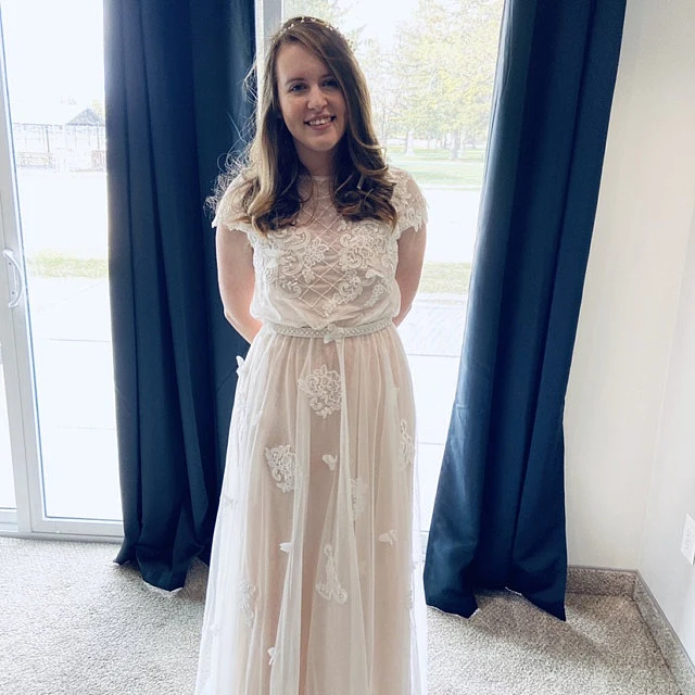 Robe de mariée en dentelle de style campagnard, manches courtes uniques, deux pièces longues, séparations de mariée