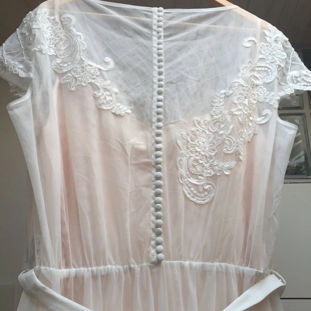 Robe de mariée en dentelle de style campagnard, manches courtes uniques, deux pièces longues, séparations de mariée