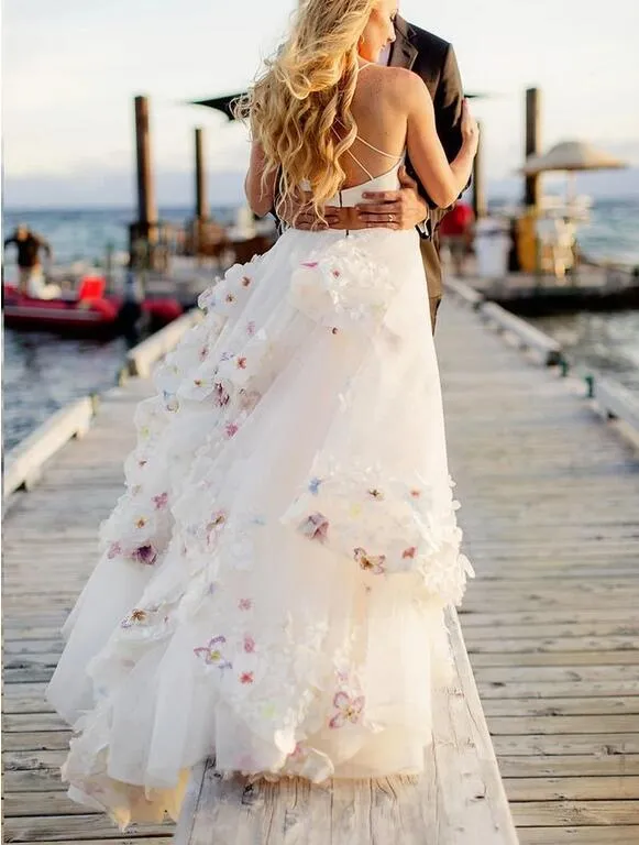 Robe de mariée longue à bretelles spaghetti en deux pièces unique avec jupe à fleurs colorées faites à la main