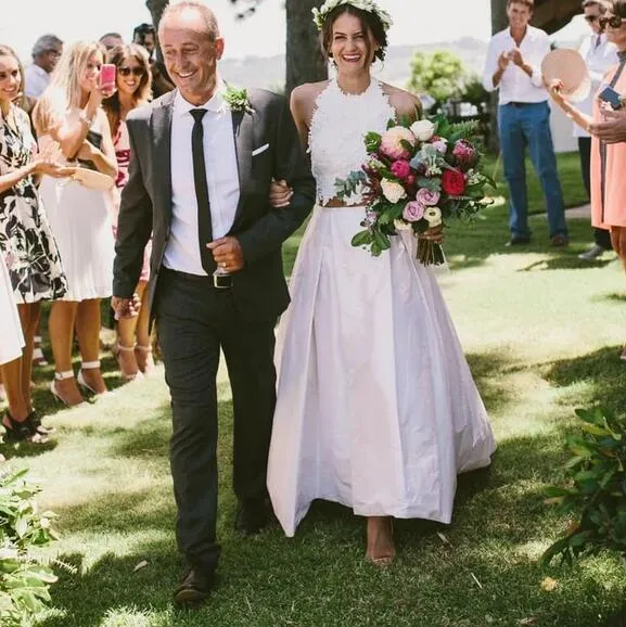 Robe de mariée bohème deux pièces rustique en dentelle avec haut licou