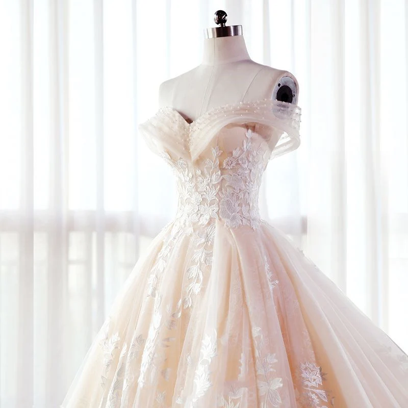 Luxe Champagne dentelle épaules dénudées Poofy robe de bal pour mariage robe de mariée bouffante 20082203
