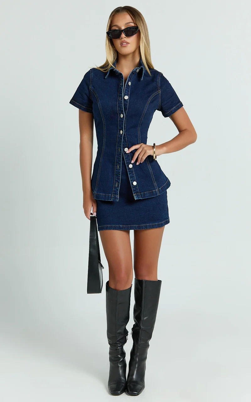 Paige Top - Button Down Short Sleeve Denim Top in Dark Blue Wash