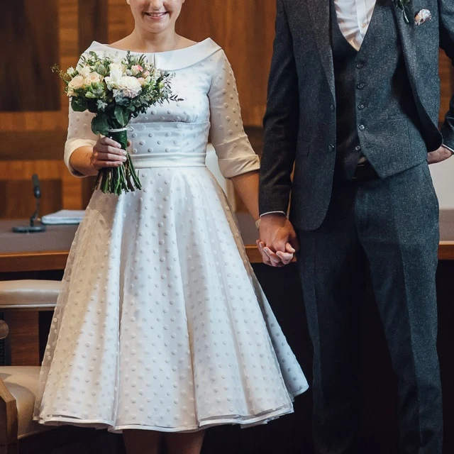 Style campagnard col rond à pois longueur thé Pin Up robe de mariée des années 50 avec manches