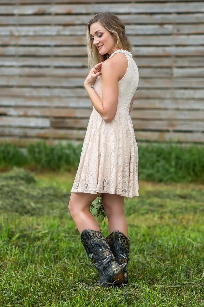 Dusty Country Robes de demoiselle d'honneur courtes en dentelle rustique avec bottes de cowboy