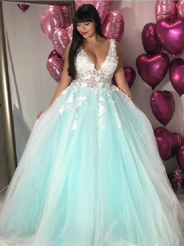 Belle robe de bal en dentelle et tulle vert menthe avec col en V et appliques de grande taille