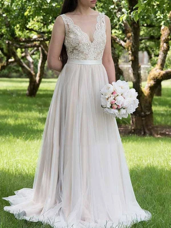 Robe de mariée trapèze à col en V et haut en dentelle avec bas en tulle | Robe de mariée