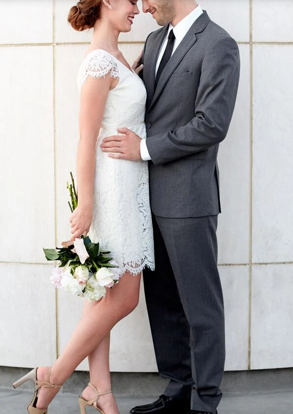 Robe de mariée courte à manches courtes et dentelle décontractée, robe de mariée courte simple