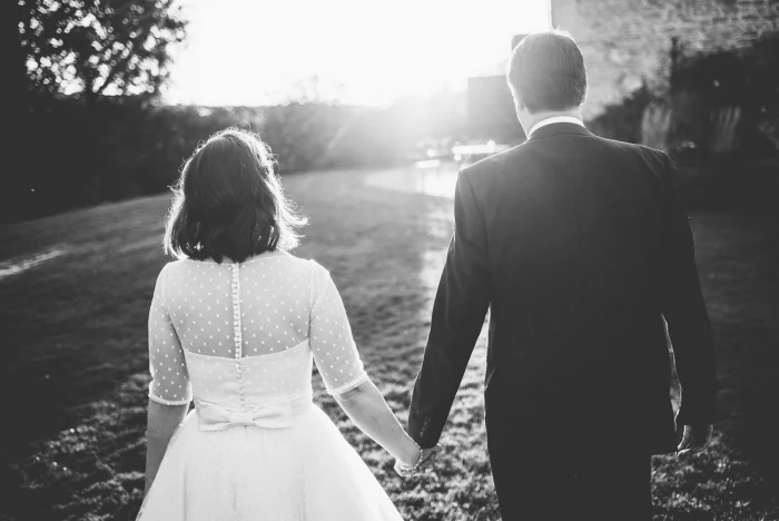 Robe de mariée longueur thé à pois de style campagnard rétro avec manches 1/2