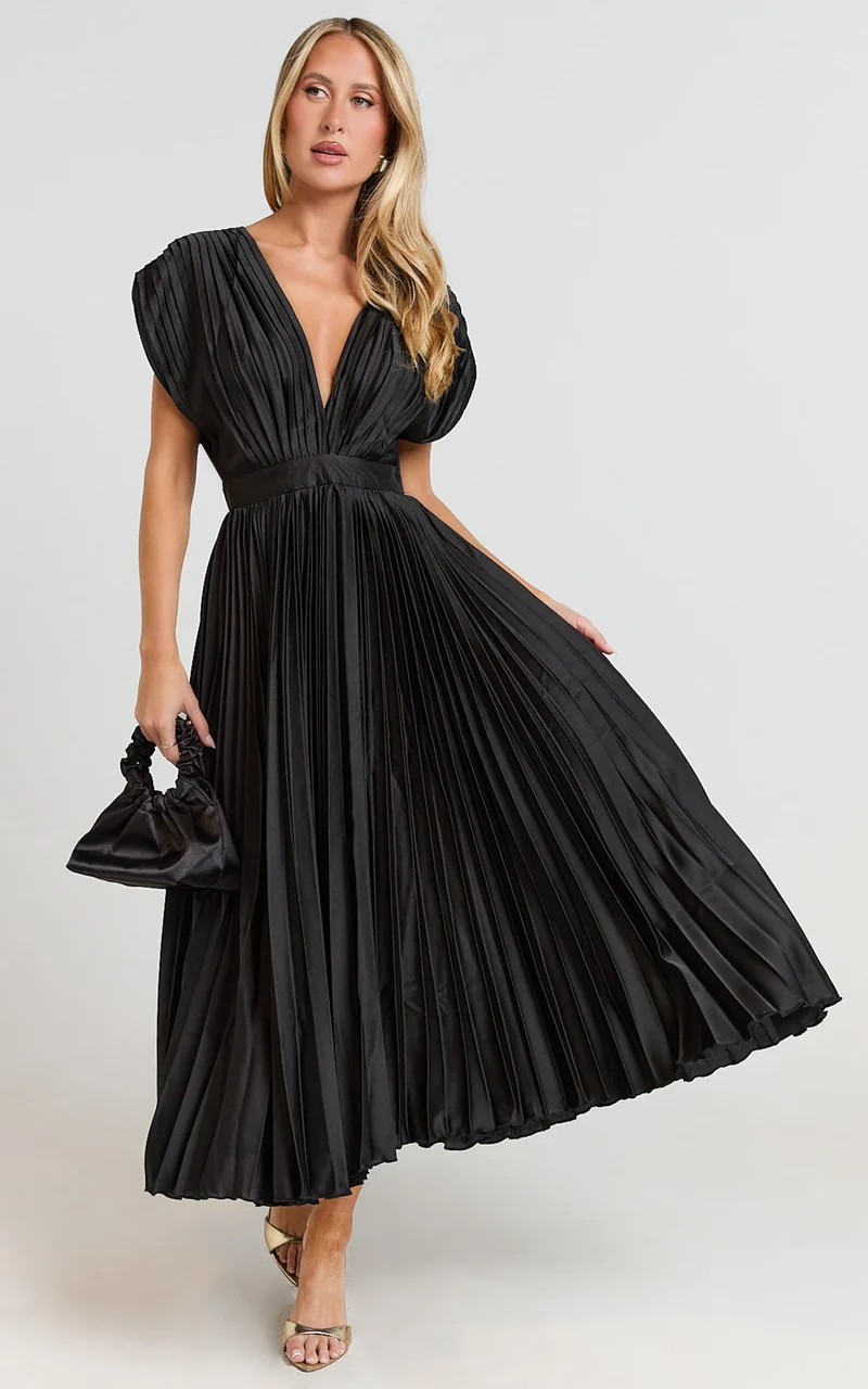 Della Midi Dress - Plunge Neck Short Sleeve Pleated Dress in Black