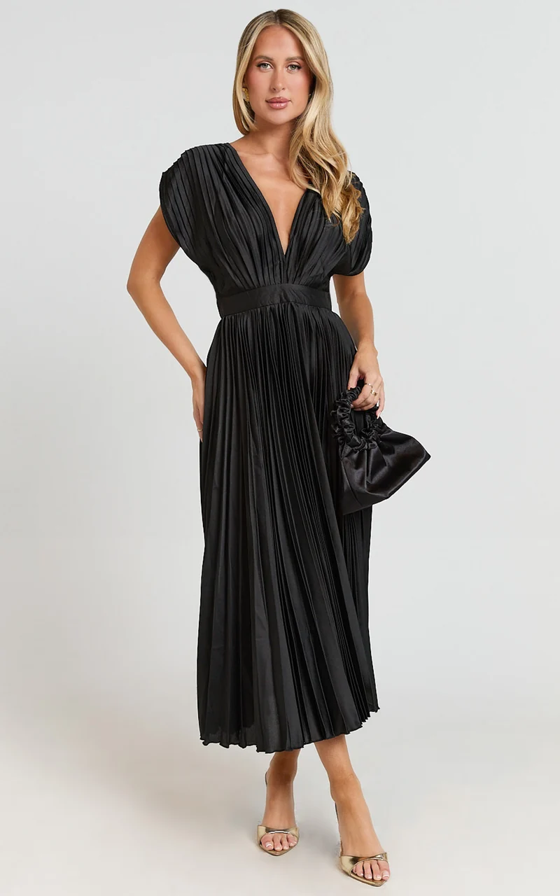 Della Midi Dress - Plunge Neck Short Sleeve Pleated Dress in Black