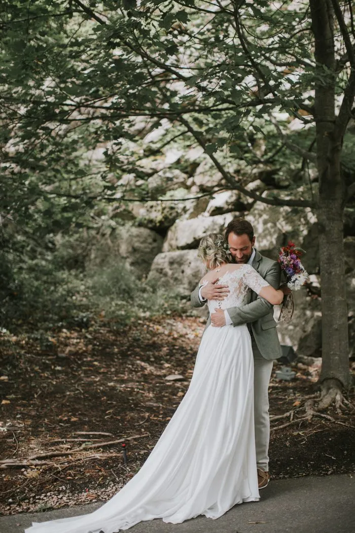 Robe de mariée 2 pièces en dentelle à manches rustiques avec jupe et poches en mousseline
