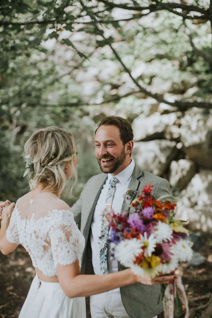 Robe de mariée 2 pièces en dentelle à manches rustiques avec jupe et poches en mousseline