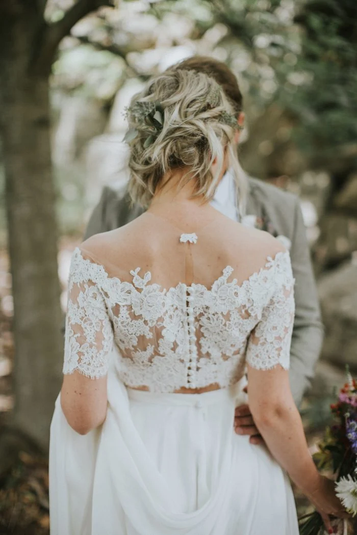 Robe de mariée 2 pièces en dentelle à manches rustiques avec jupe et poches en mousseline