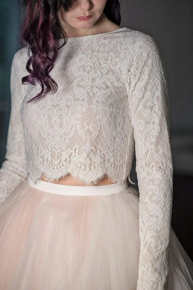 Robes de mariée 2 pièces avec haut court en dentelle de style campagnard à manches longues