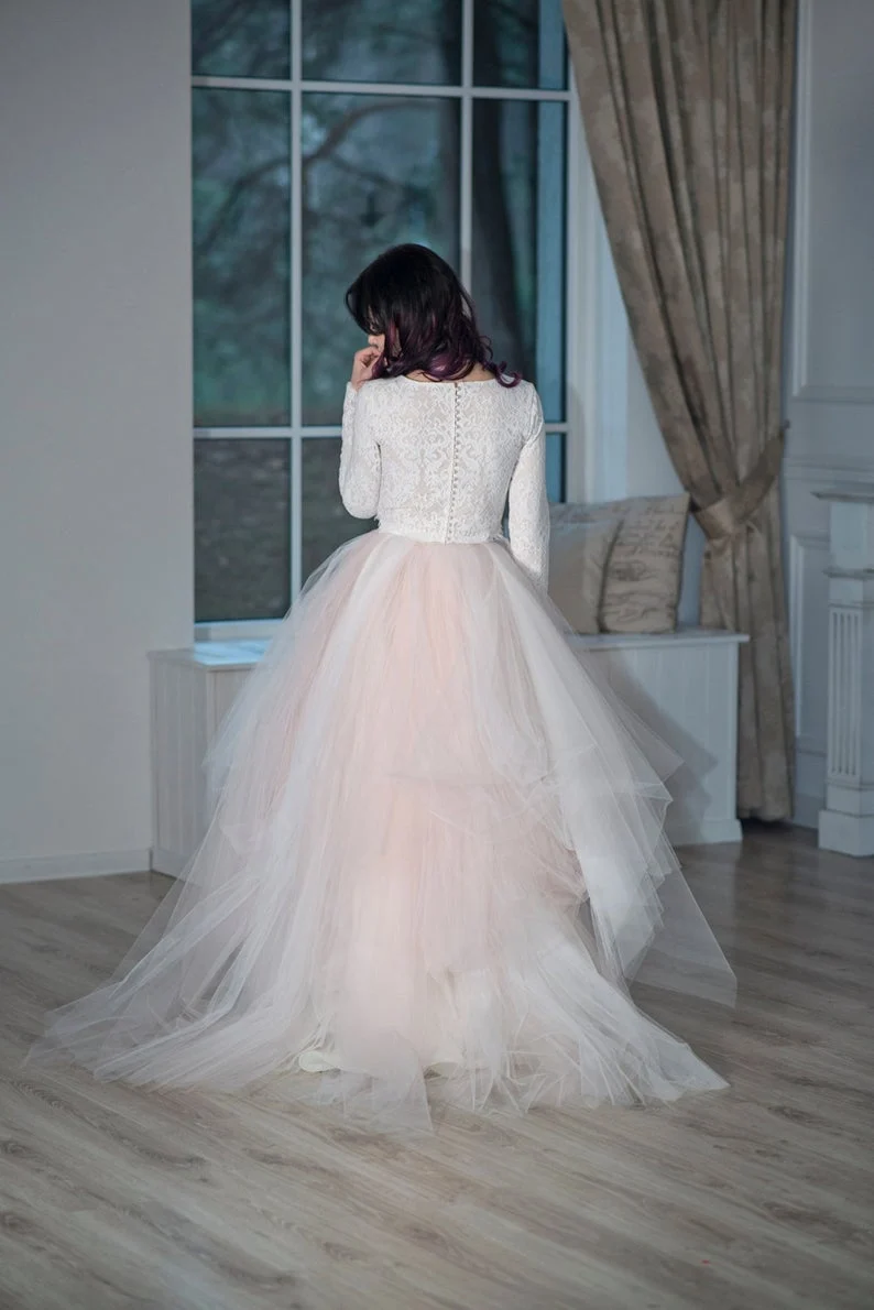Robes de mariée 2 pièces avec haut court en dentelle de style campagnard à manches longues