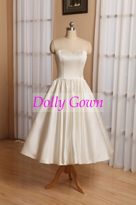 Robes de mariée courtes vintage style années 50 avec bretelles spaghetti