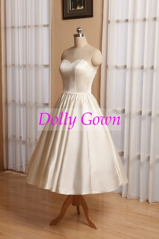 Robes de mariée courtes vintage style années 50 avec bretelles spaghetti