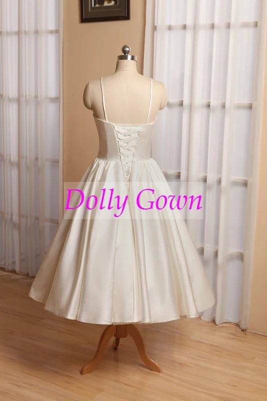 Robes de mariée courtes vintage style années 50 avec bretelles spaghetti