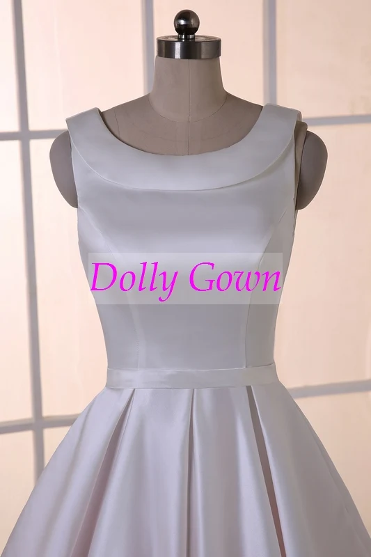 Robe de mariée courte de style vintage à col rond des années 1950