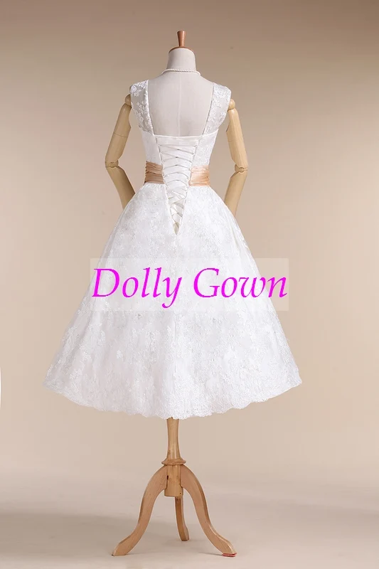 Audery Hepburn Style années 50 col en V longueur thé robes de mariée en dentelle